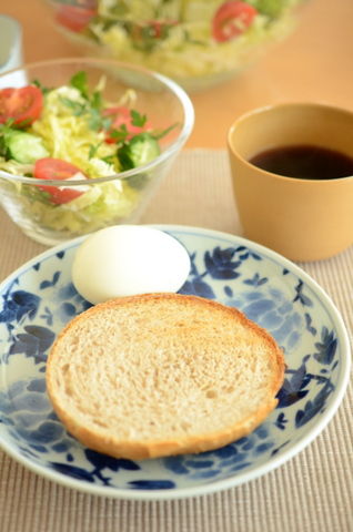 ベーグルの朝食