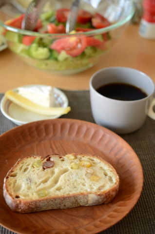 豆入りカンパーニュ