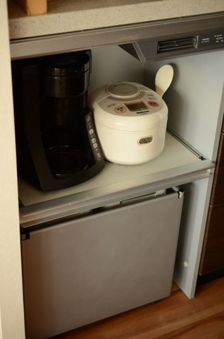 キッチン背面収納下部