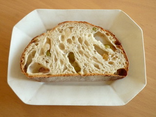 ホシノ　豆入りカンパーニュ